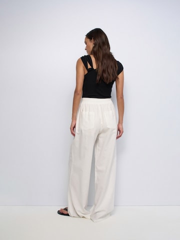 Salsa Jeans Regular Hosen High Rise in Weiß