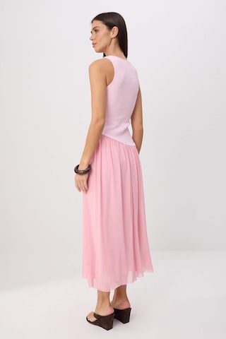 Trendyol - Vestido em rosa
