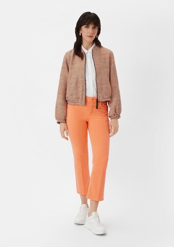 comma casual identity Flared Pleated Pants in Orange: front