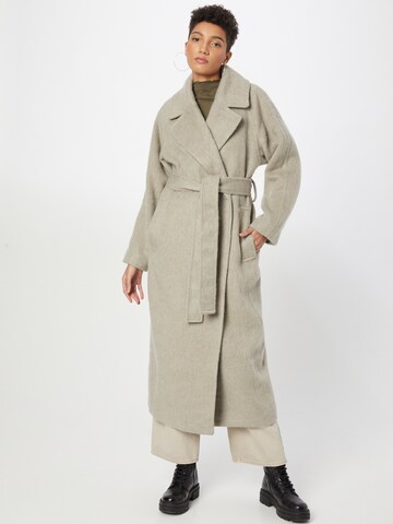 Manteau mi-saison 'Kia' WEEKDAY en beige : devant