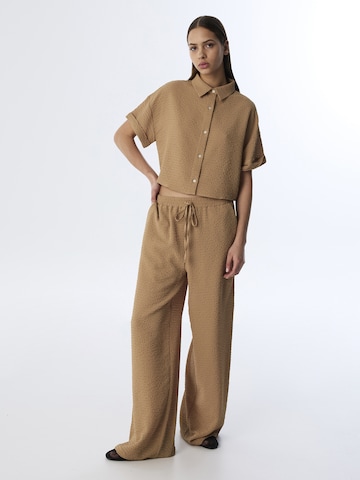 Twist Blouse in Bruin