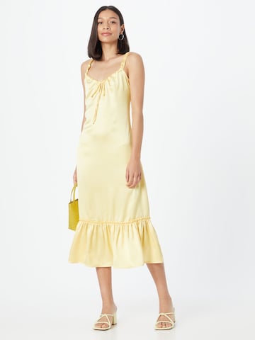 NA-KD - Vestido en amarillo