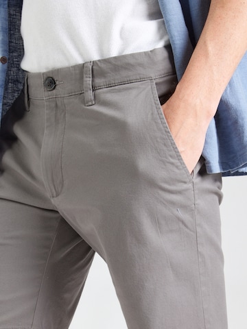 regular Pantaloni chino di s.Oliver in grigio