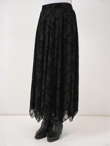 Bigdart Skirt in Black
