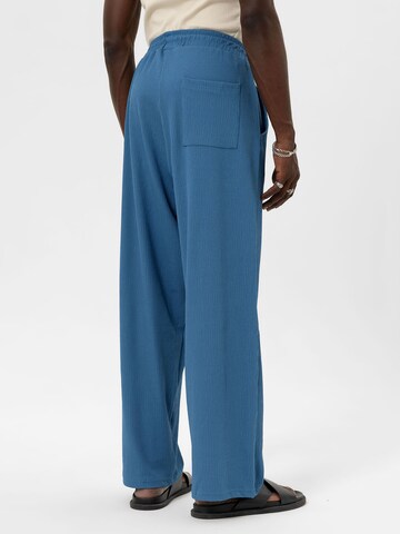 Loosefit Pantaloni 'Golden Alexander' di VAMOS CLO in blu