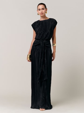 Rochie 'Zarina' de la Sável pe negru