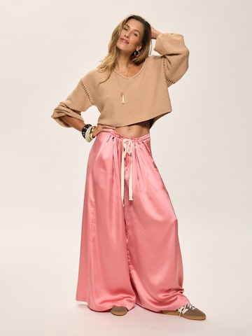 Kamila Šikl Lużny krój Spodnie w kolorze różowy