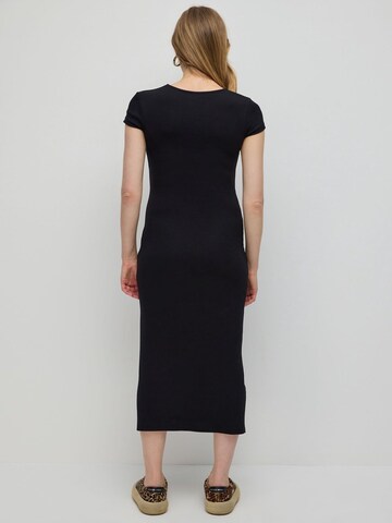 No Matter What Kleid in Schwarz