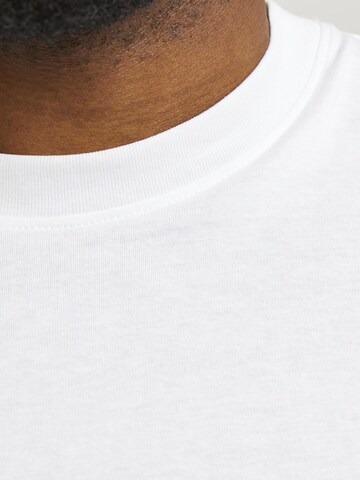 T-Shirt 'JJEBradley' Jack & Jones Plus en blanc
