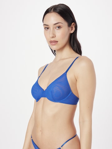 Monki T-shirt Bra in Blue: front