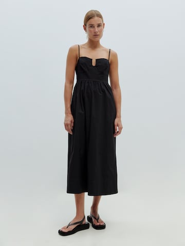 EDITED فستان 'Gia' بلون أسود: الأمام