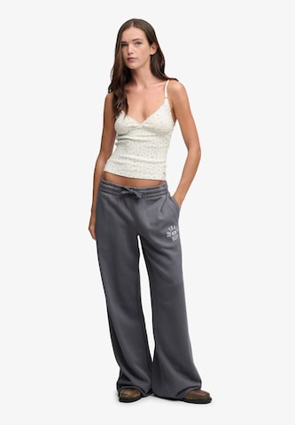 Haut 'Athletic Essentials' Superdry & Co en blanc