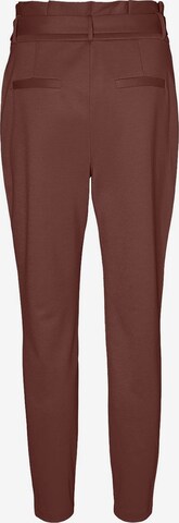 VERO MODA Tapered Veckad byxa 'LUCCA' i brun