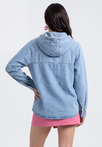 MYMO Between-Season Jacket in Blue