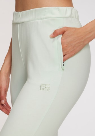 Tapered Pantaloni di FRENCH CONNECTION in verde