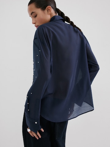 Camicia da donna 'Smokey' di MANGO in blu