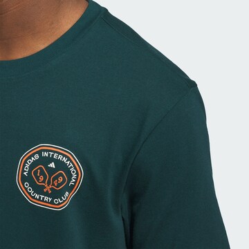 ADIDAS SPORTSWEAR Λειτουργικό μπλουζάκι 'Country Club Scenic' σε πράσινο