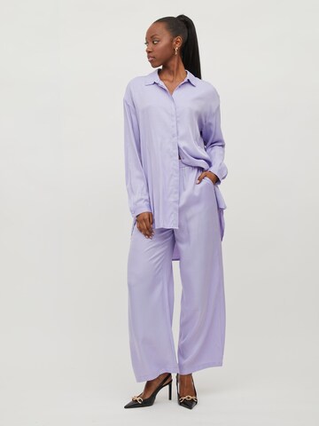 Wide leg Pantaloni 'Silla' di VILA in lilla