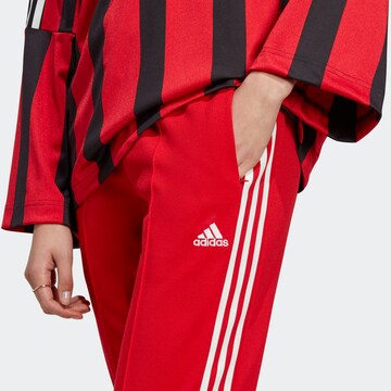 ADIDAS SPORTSWEAR Tapered Sportsbukser 'Tiro Suit Up Lifestyle' i rød