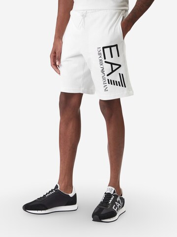 regular Pantaloni sportivi '7M001414 AF22266' di EA7 Emporio Armani in bianco: frontale