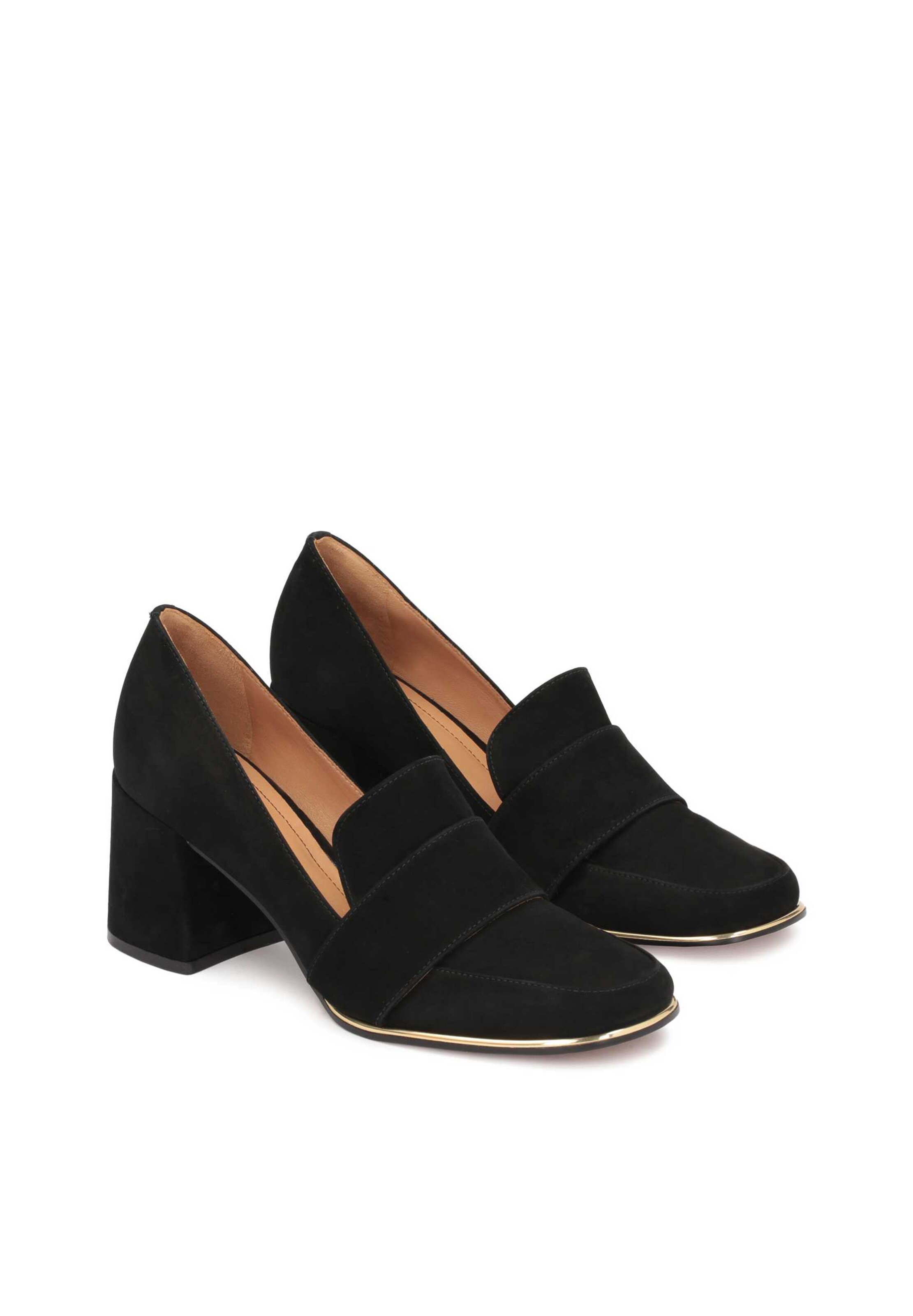 Kazar Pumps in Black