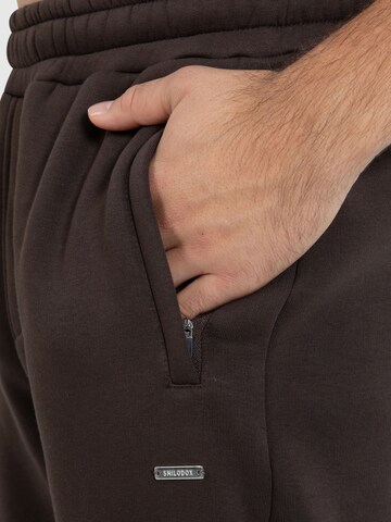 Smilodox Tapered Trousers ' Fiero ' in Brown