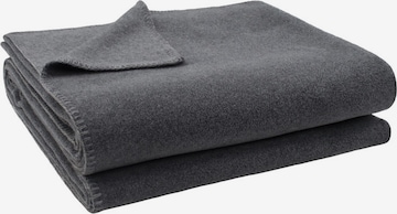 ZOEPPRITZ Blankets in Grey: front