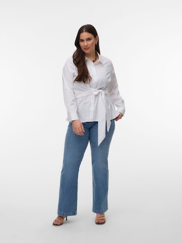 Vero Moda Curve - Blusa 'AWCalva' en blanco