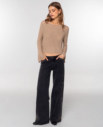 THE-ARE Pullover in Gold