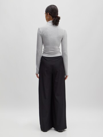 Pull-over 'Faye' EDITED en gris