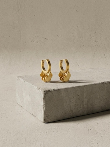 Orecchini 'NORA Waterproof 18K Gold Plated Huggies – Brushed Stainless Steel' di DNSK Copenhagen in oro
