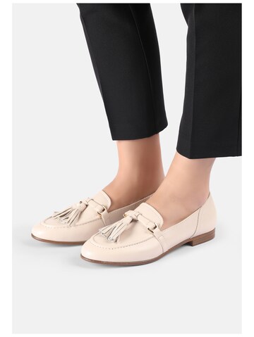 INUOVO Classic Flats in Beige