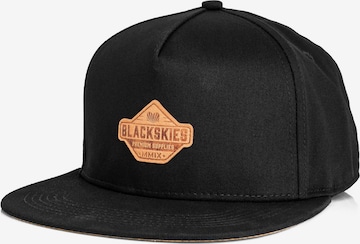 Blackskies Cap 'Essentials' in Schwarz: Vorderseite