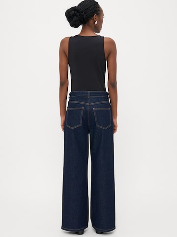 mėlyna Only Petite Plačios klešnės Džinsai 'ONLTAMMY'