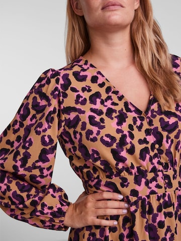 PIECES - Vestidos camiseiros 'MELINE DARSY' em castanho