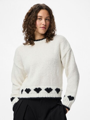 Pull-over PIECES en blanc : devant