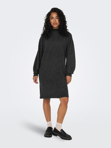 Robes en maille ONLY en gris