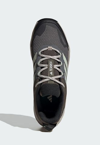 ADIDAS TERREX - Zapatos bajos 'Skychaser Ax5' en verde