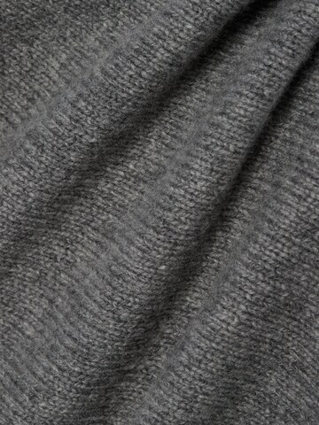 MAERZ Muenchen Sweater in Grey