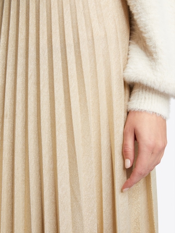 Rich & Royal Skirt in Beige