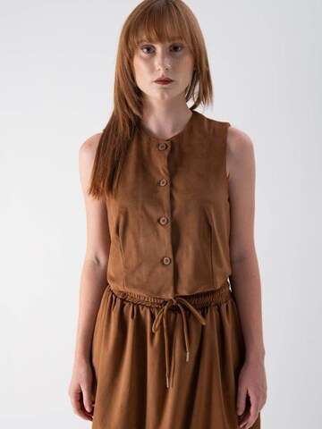 MND Vest in Brown: front
