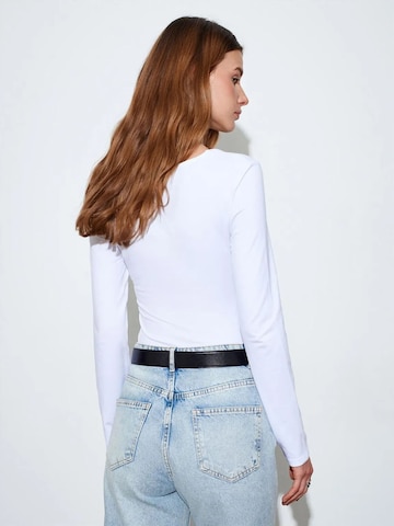 Maglietta di Dilvin in bianco