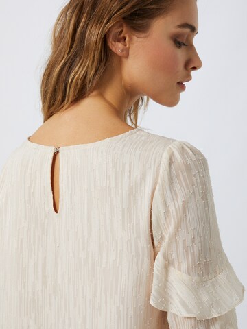 Dorothy Perkins Shirt in Beige