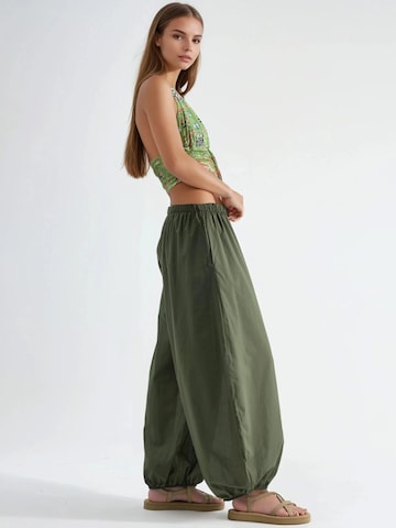 Barrel Pantalon harem Busem en vert