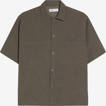 Bershka Comfort Fit Paita värissä vihreä: etupuoli