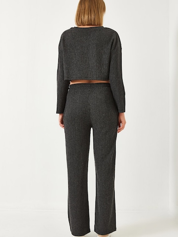 Bianco Lucci Nohavicový kostým - Sivá