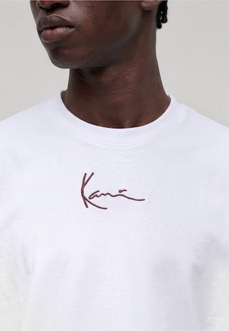 Tricou de la Karl Kani pe alb