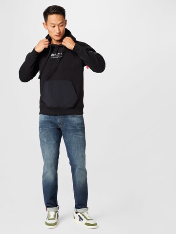 ALPHA INDUSTRIES Sweatshirt i svart