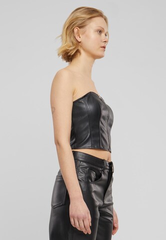 Top di Urban Classics in nero