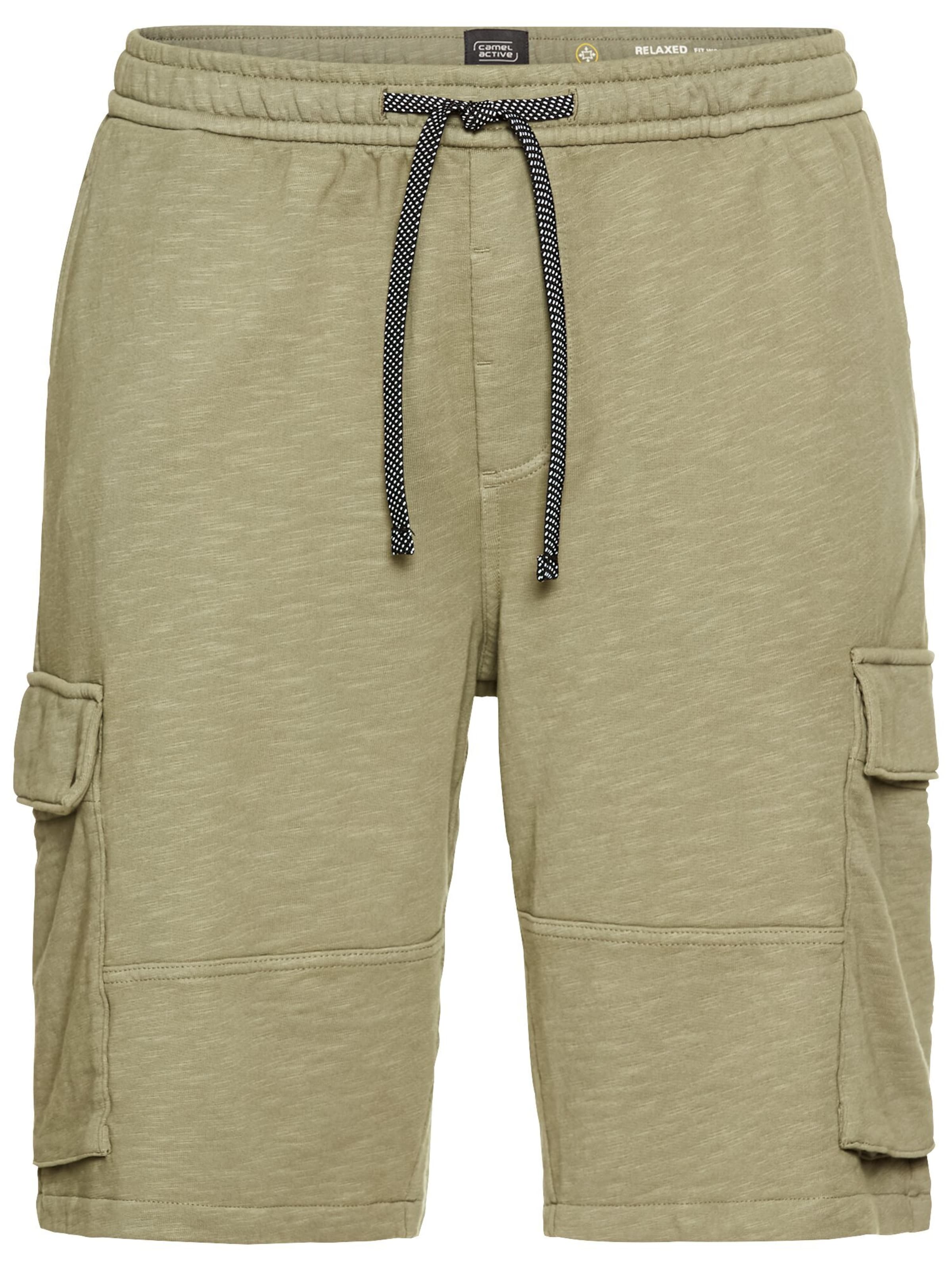 CAMEL ACTIVE Tapered Sweatshorts mit Cargotaschen in Grün: Vorderseite